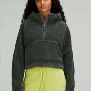 Lululemon 1/2 zip Scuba Hoodie, size XS/S Green